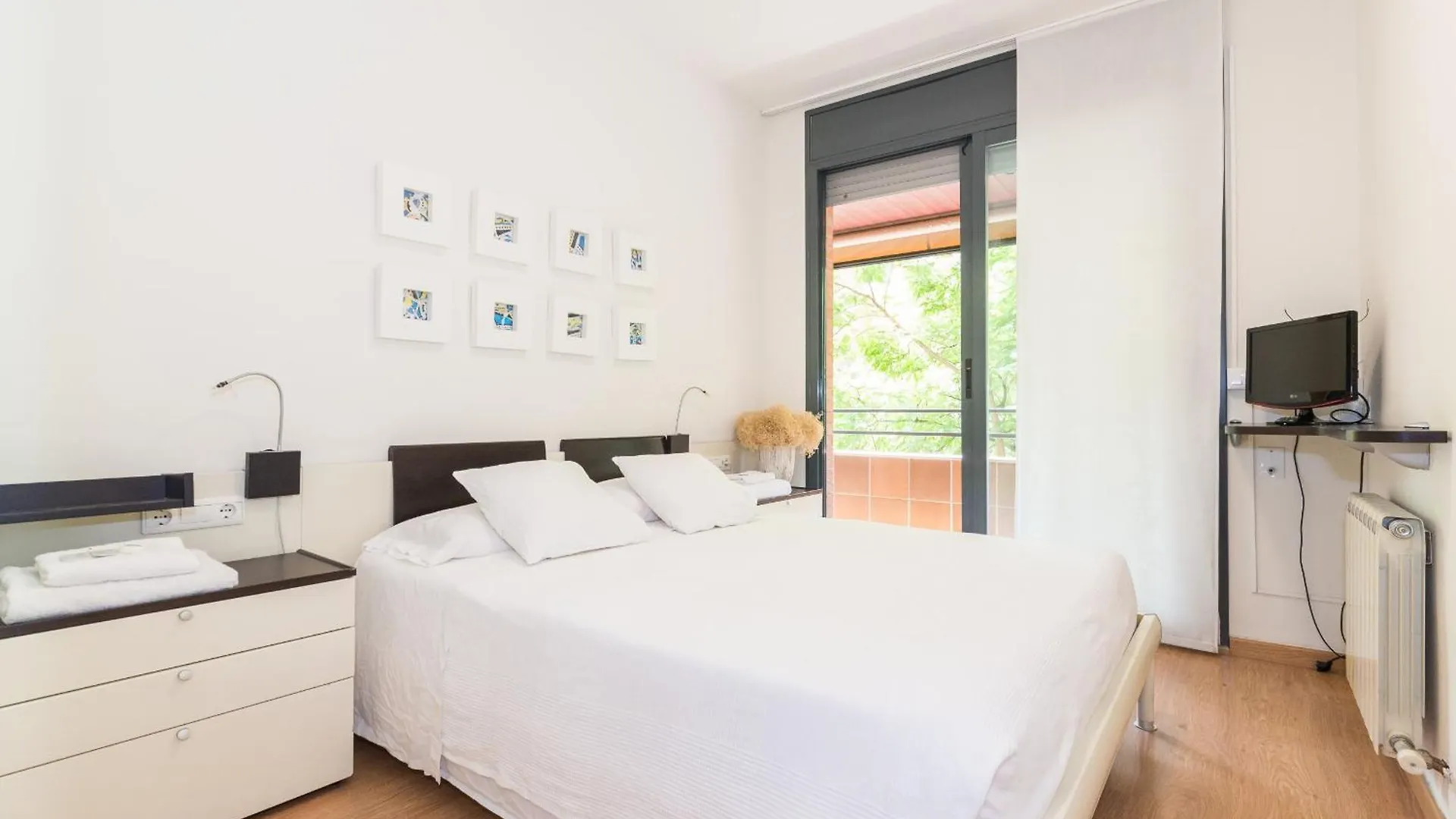 11Jog1036 - Huge & Bright Apartment Train Station Barcelone 0*,  Espagne